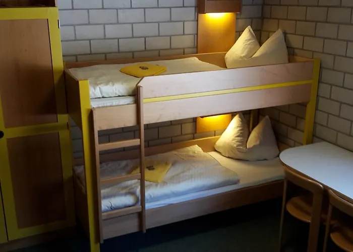 Hellmut-wassmer-jugendherberge * Лёррах