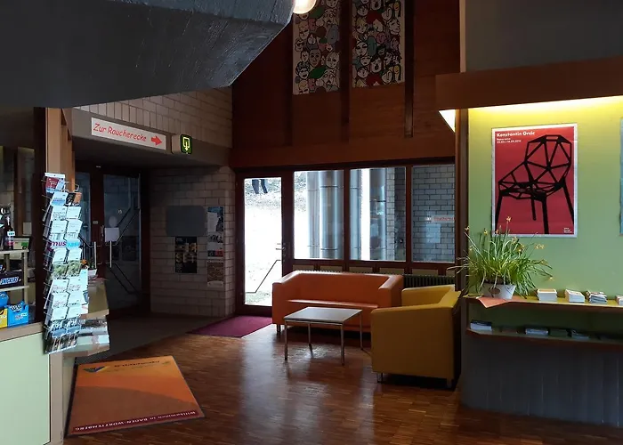 Hellmut-wassmer-jugendherberge * Лёррах